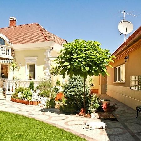 Gombos Apartman Appartement Hajdúszoboszló Buitenkant foto