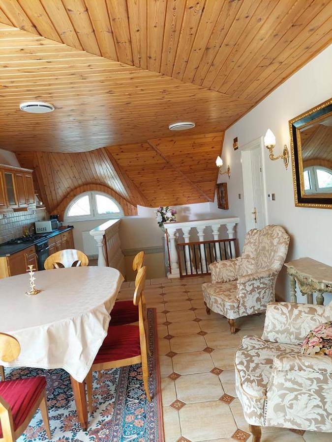 Gombos Apartman Appartement Hajdúszoboszló Buitenkant foto