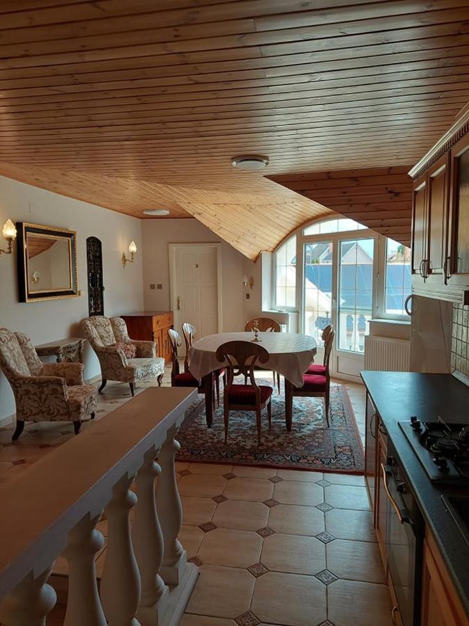 Gombos Apartman Appartement Hajdúszoboszló Buitenkant foto