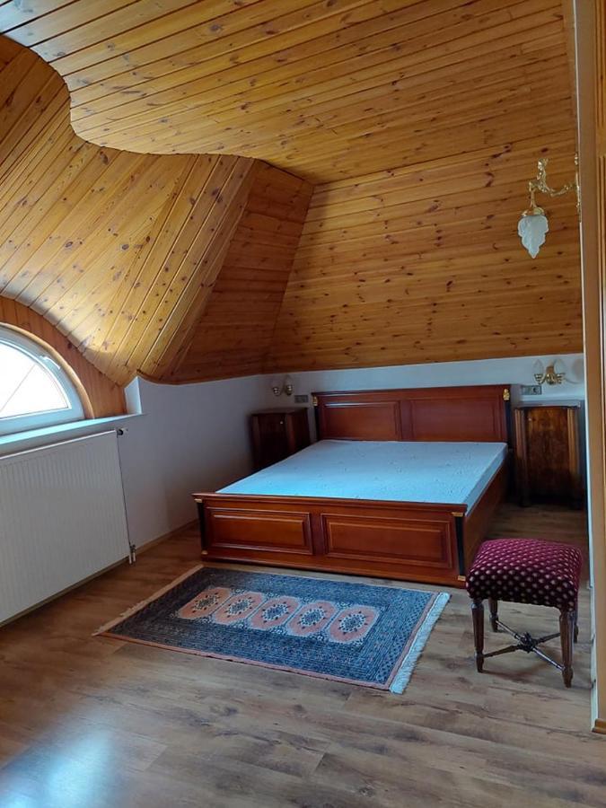 Gombos Apartman Appartement Hajdúszoboszló Buitenkant foto