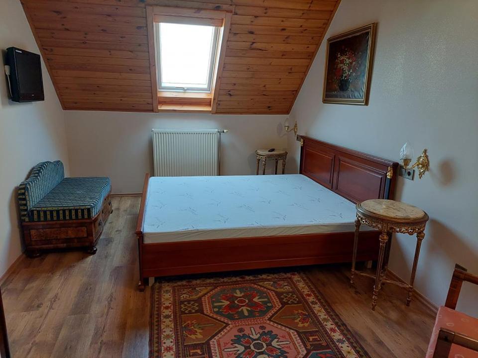 Gombos Apartman Appartement Hajdúszoboszló Buitenkant foto