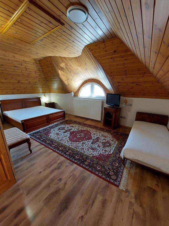 Gombos Apartman Appartement Hajdúszoboszló Buitenkant foto