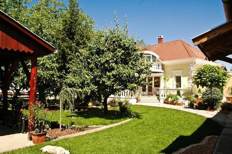 Gombos Apartman Appartement Hajdúszoboszló Buitenkant foto