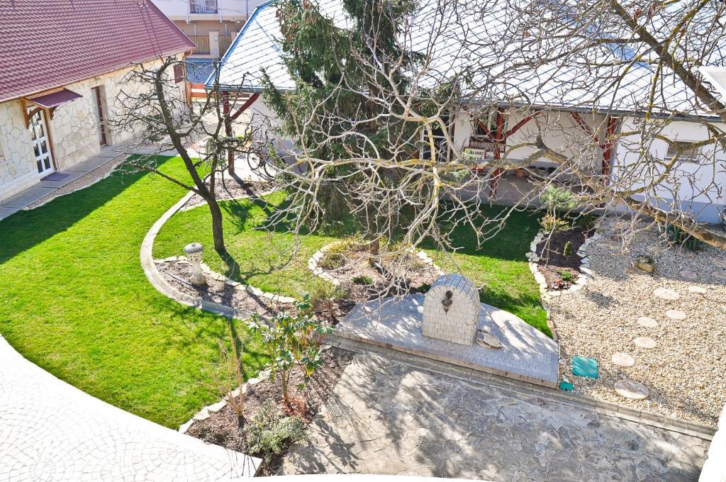 Gombos Apartman Appartement Hajdúszoboszló Buitenkant foto